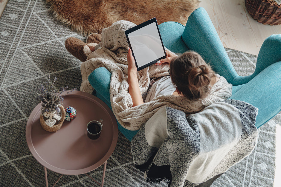How to stay warm without heating: Eco-friendly tips to save money and energy