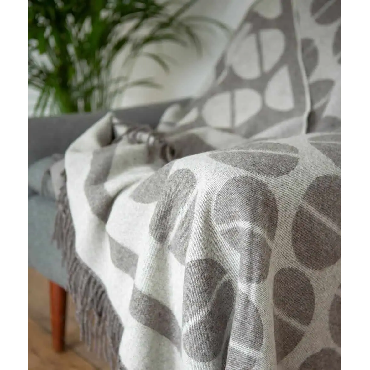 White and Taupe Alpaca and Fine Merino Wool Yvon Throw (190cm x 130cm)